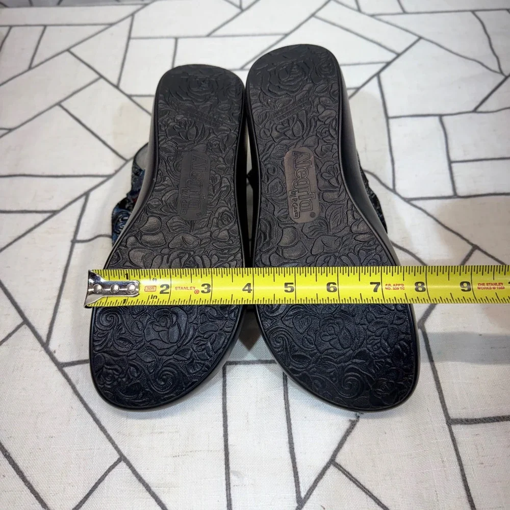 Alegria Platform Sandals Size 38 Black Metallic Paisley Brocade Leather BAI-611